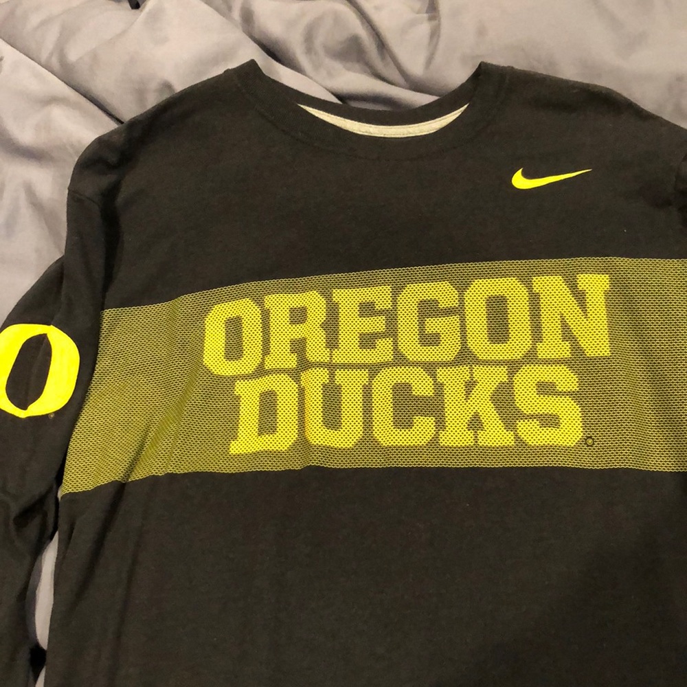 Lightweight long sleeve Oregon ducks shirt